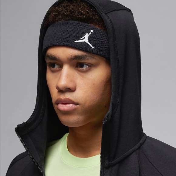 Jordan Dri-FIT Sport
Men's Air Fleece Full-Zip Hoodie - Picture 4 of 9